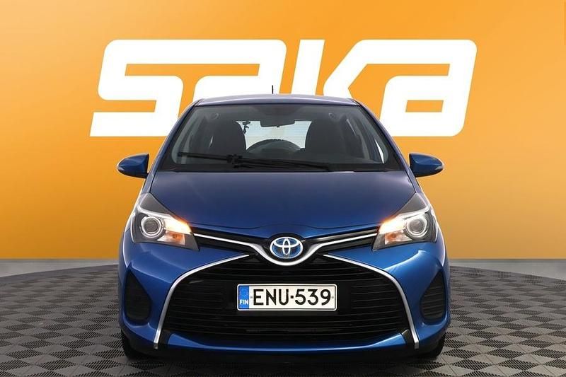 Käytetty Toyota Yaris Hybrid Active 73 HP (53 kW) 2016 Viistoperä