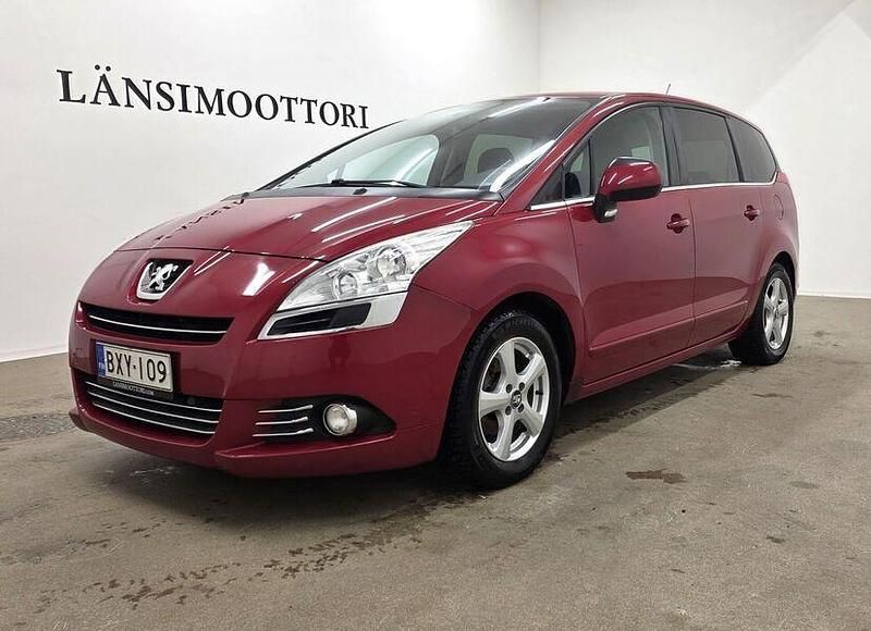 Käytetty Peugeot 5008 Premium 120 HP (88 kW) 2010 Tila-auto