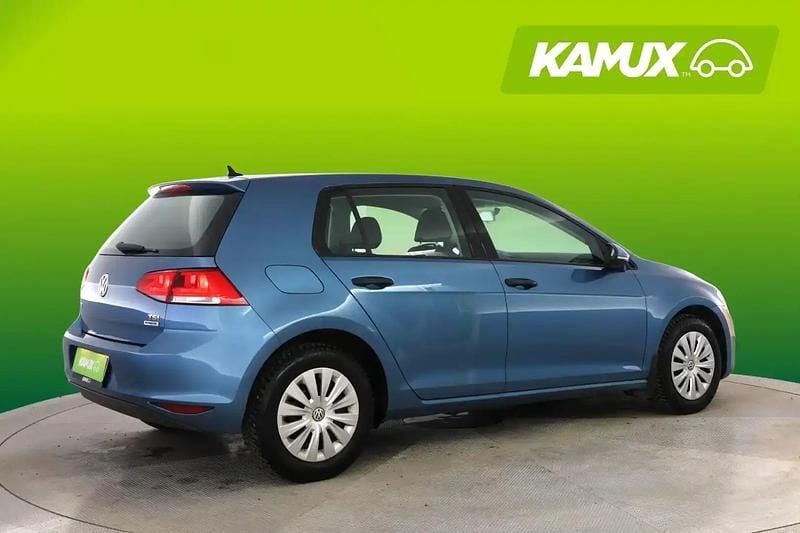 Käytetty VW Golf VII Trendline 86 HP (63 kW) 2016 Sininen Sedan