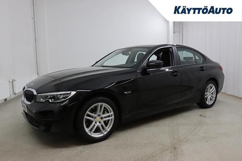 Käytetty BMW 330e Comfort Edition 292 HP (214 kW) 2022 Musta Sedan