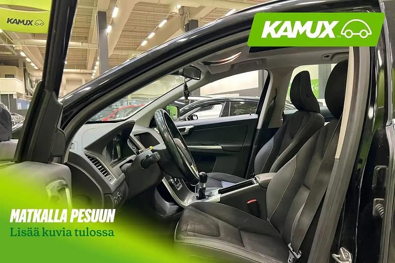 Käytetty Volvo XC60 215 HP (158 kW) 2014 Musta Katumaasturi