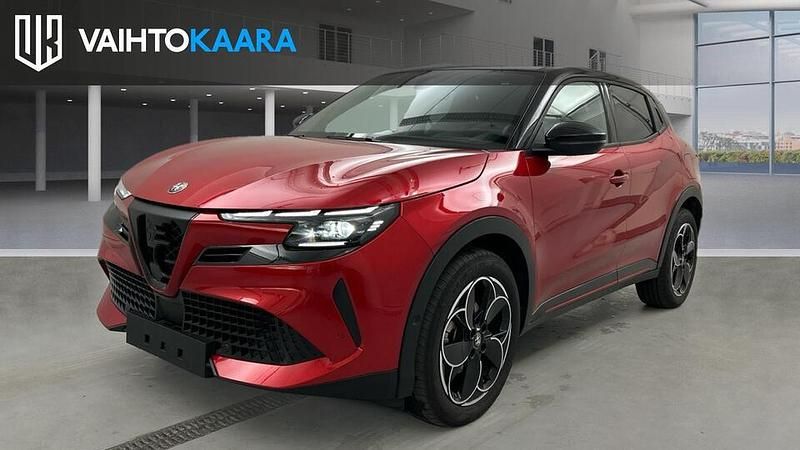 Käytetty 2024 Alfa Romeo Junior Edizione Speciale Katumaasturi | 35 800 € - Kuva 1/2