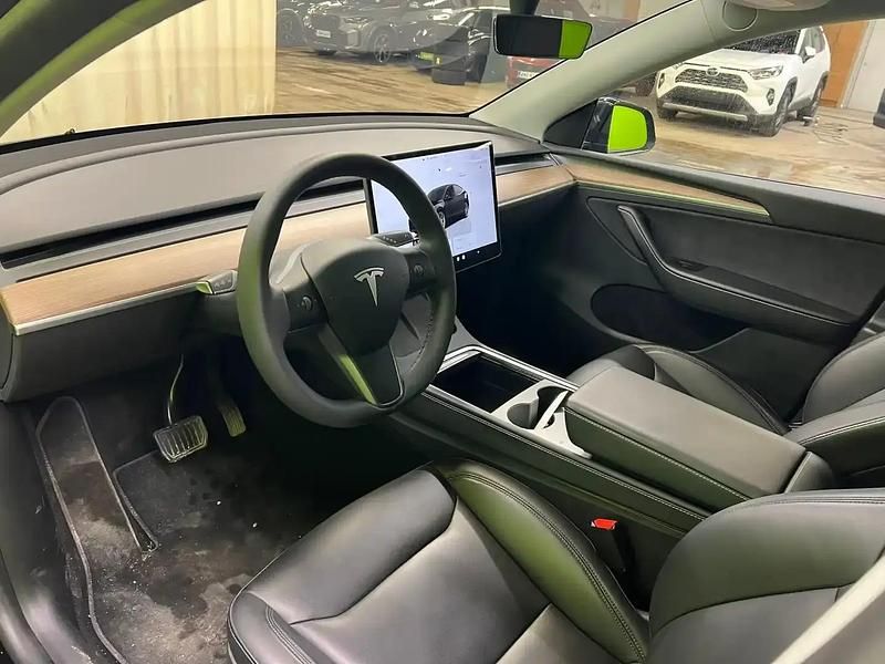 Käytetty Tesla Model Y 378 kW (514 HP) 2020 Musta Katumaasturi