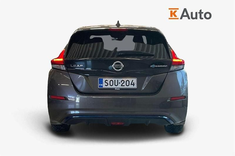 Käytetty Nissan Leaf N-Connecta 110 kW (150 HP) 2022 Ruskea (beige) Viistoperä