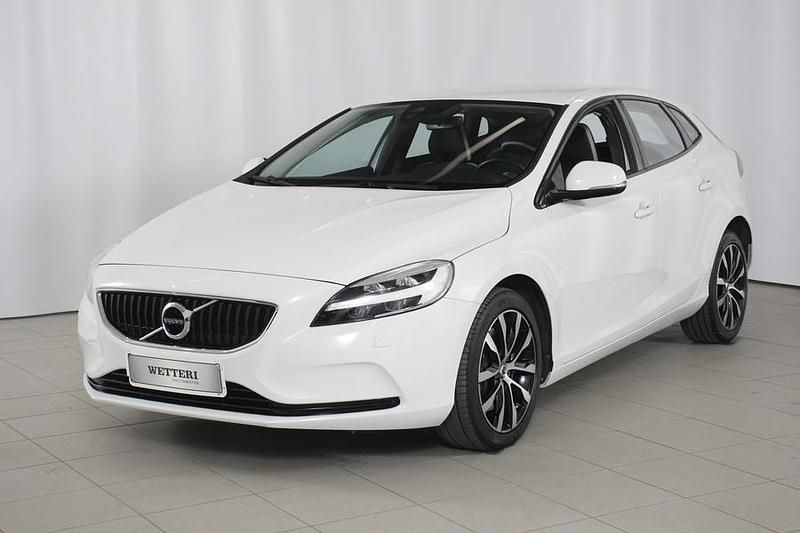 Käytetty Volvo V40 Business Edition 122 HP (89 kW) 2019 Valkoinen Viistoperä