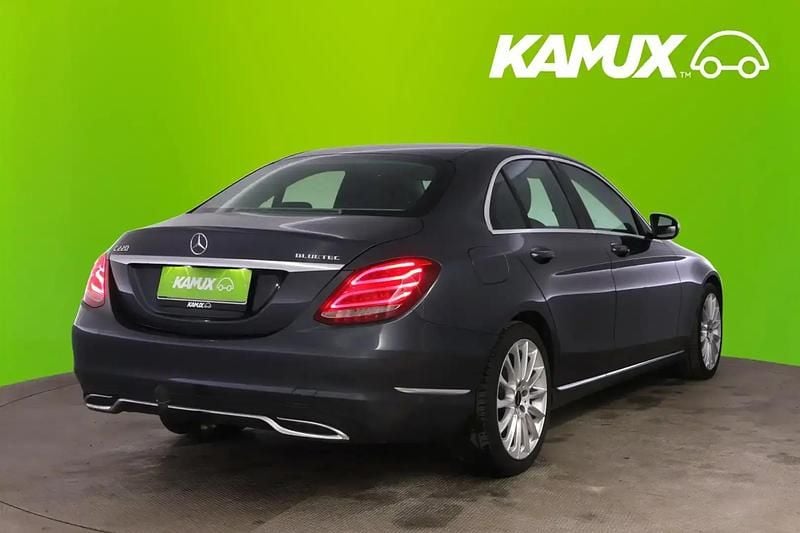 Käytetty Mercedes C220 Edition 170 HP (125 kW) 2014 Hopea / harmaa Sedan