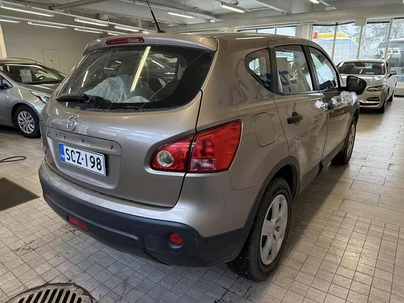 Käytetty Nissan Qashqai Visia 114 HP (83 kW) 2008 Katumaasturi