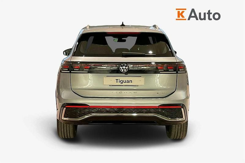 Uusi VW Tiguan R-line Edition 201 HP (147 kW) 2026 Harmaa Katumaasturi