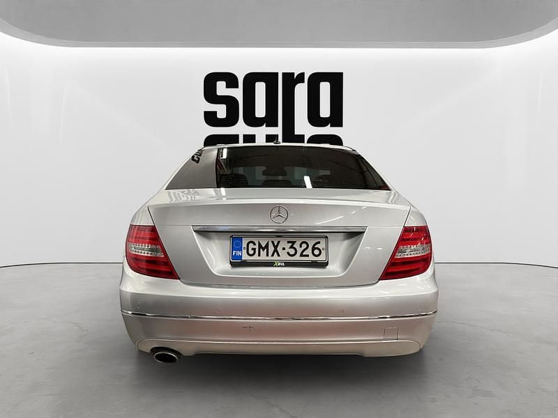 Käytetty Mercedes C220 Avantgarde 170 HP (125 kW) 2013 Sedan