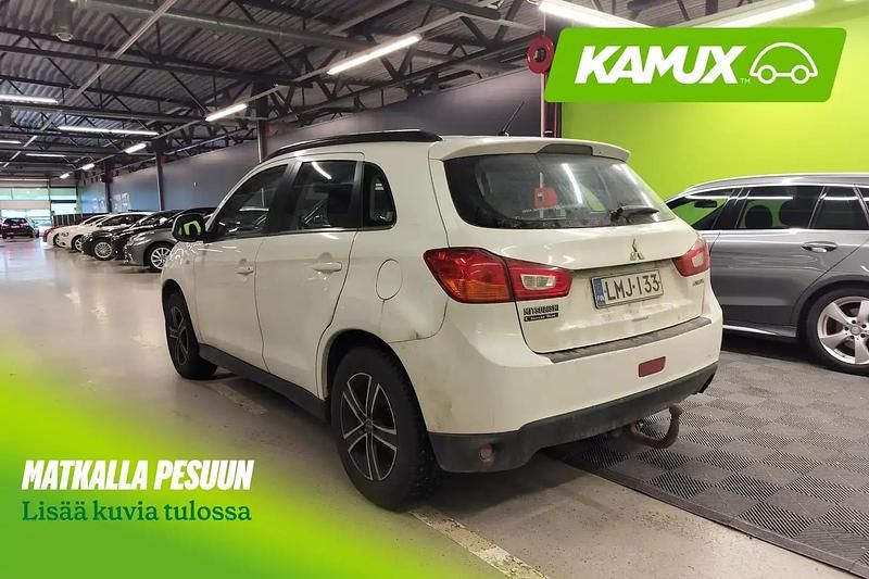 Käytetty Mitsubishi ASX Invite 117 HP (86 kW) 2013 Valkoinen Katumaasturi