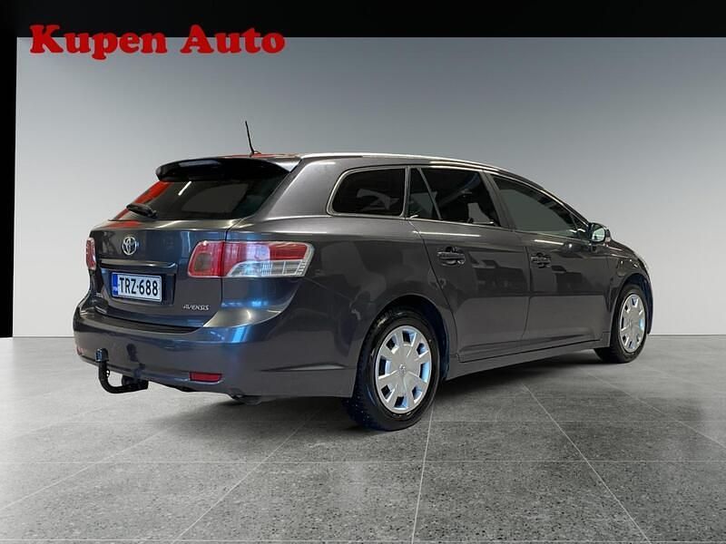 Käytetty Toyota Avensis Sol 147 HP (108 kW) 2010 Farmari