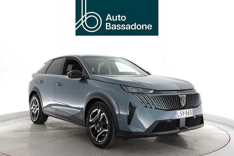 Käytetty Peugeot e-3008 Allure 155 kW (211 HP) 2024 Katumaasturi