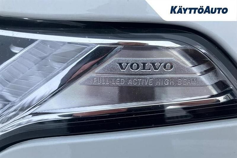 Käytetty Volvo XC90 Inscription 224 HP (164 kW) 2015 Valkoinen Katumaasturi