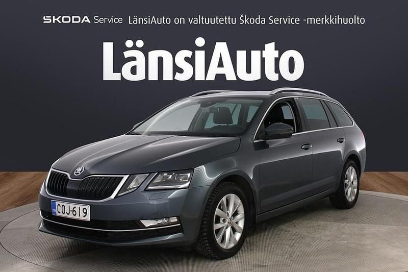 Käytetty Skoda Octavia Business Line 150 HP (110 kW) 2020 Harmaa Farmari