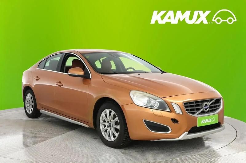 Käytetty Volvo S60 Summum 205 HP (150 kW) 2011 Oranssi Sedan