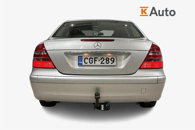 Käytetty Mercedes E200 163 HP (119 kW) 2004 Harmaa Sedan