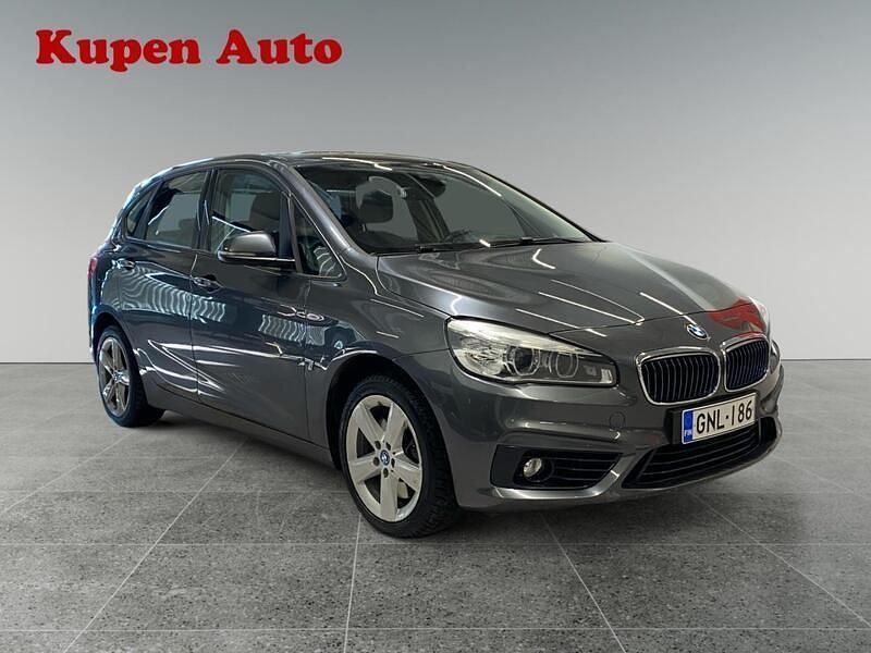 Käytetty BMW 225 Active Tourer Sport Line 224 HP (164 kW) 2017 Tila-auto