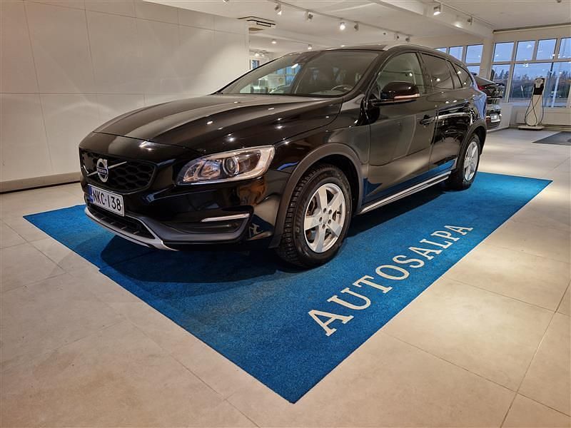 Käytetty 2016 Volvo V60 CC Business Edition Farmari | 20 900 € (Perustarjous) - Kuva 1/4