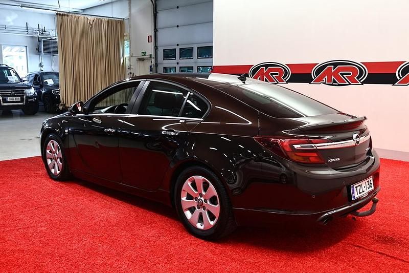 Käytetty Opel Insignia Sport 170 HP (125 kW) 2015 Ruskea Viistoperä