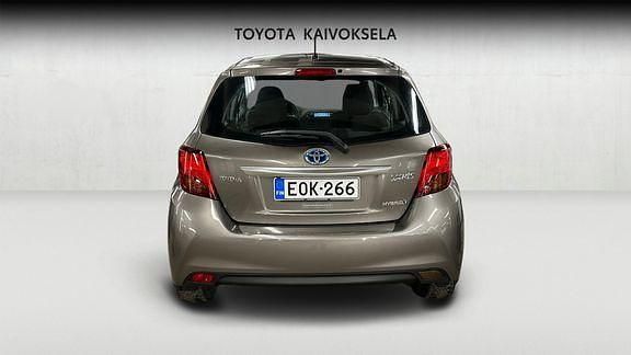 Käytetty Toyota Yaris Active 72 HP (52 kW) 2016 Harmaa Viistoperä