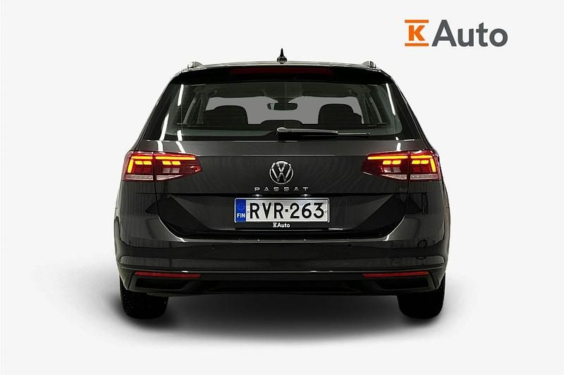 Käytetty VW Passat Comfortline 150 HP (110 kW) 2024 Harmaa Farmari