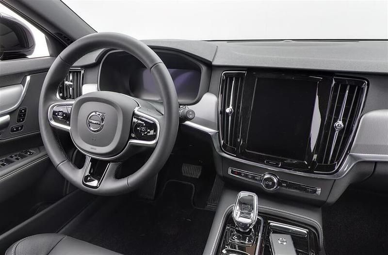 Käytetty Volvo V90 Plus 456 HP (335 kW) 2023 Sininen Farmari