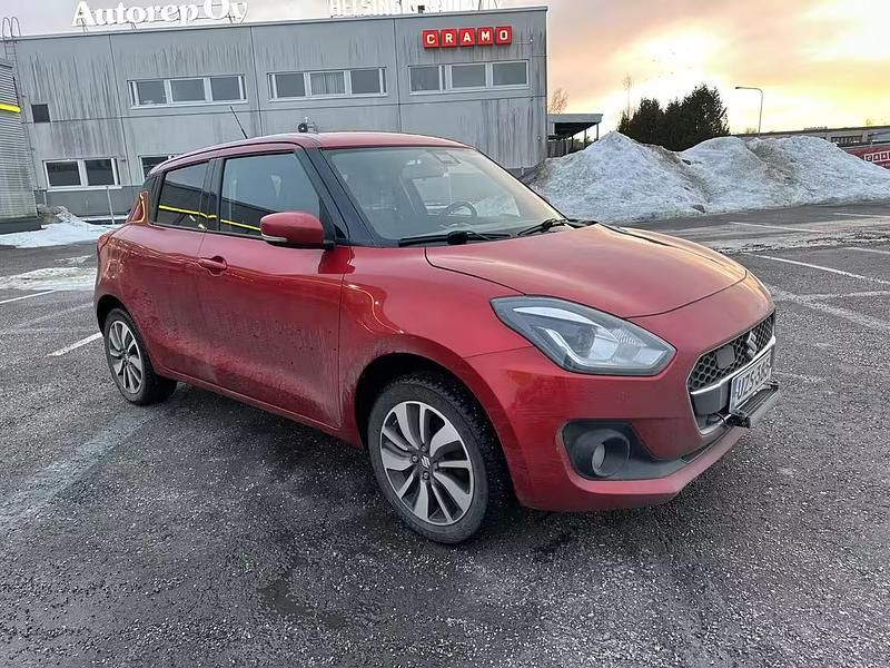 Käytetty Suzuki Swift GLX 90 HP (66 kW) 2020 Viistoperä