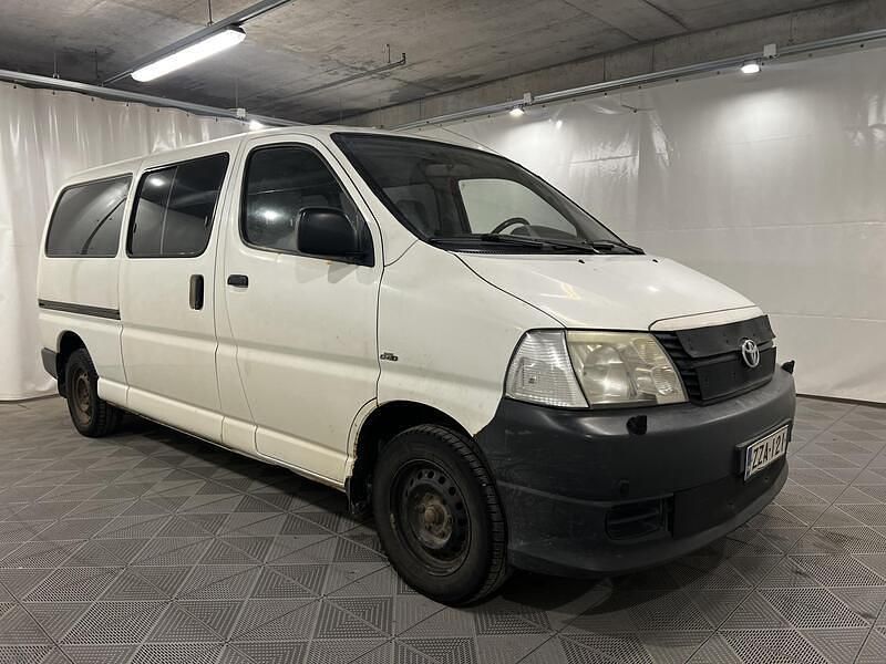 Käytetty Toyota HiAce 117 HP (86 kW) 2008 Katumaasturi