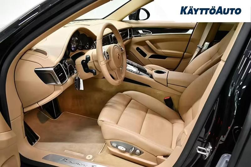 Käytetty Porsche Panamera S E-Hybrid 333 HP (244 kW) 2014 Musta Sedan