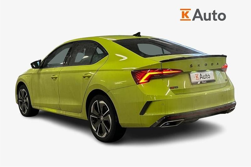 Käytetty Skoda Octavia RS 150 HP (110 kW) 2024 Vihreä Sedan