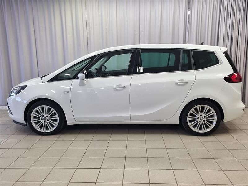 Käytetty Opel Zafira Tourer Cosmo 170 HP (125 kW) 2015 Valkoinen Tila-auto