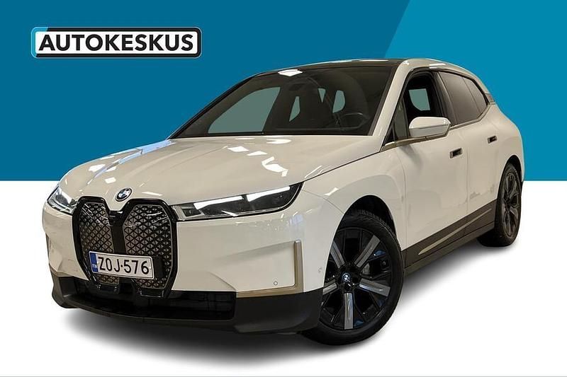 Valkoinen Käytetty 2022 BMW iX Katumaasturi | 39 990 € (Perustarjous) - Kuva 1/3