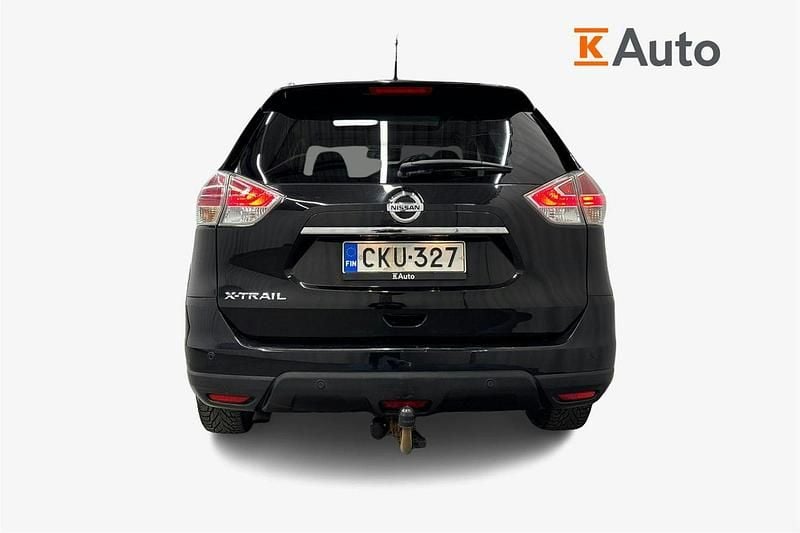 Käytetty Nissan X-Trail Tekna 131 HP (96 kW) 2017 Musta Katumaasturi
