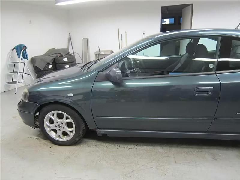 Käytetty Opel Astra Edition 200 HP (147 kW) 2000 Vihreä Coupe - kaksiovinen