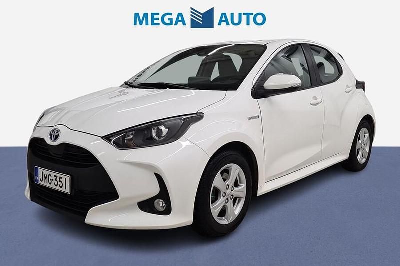 Käytetty Toyota Yaris Hybrid Active 116 HP (85 kW) 2021 Valkoinen Viistoperä