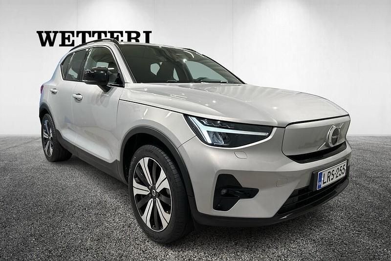 Käytetty Volvo XC40 Plus 300 kW (408 HP) 2023 Harmaa Katumaasturi