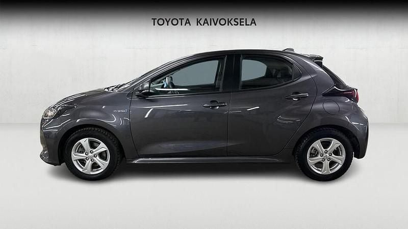 Käytetty Toyota Yaris Hybrid Active 116 HP (85 kW) 2021 Harmaa Viistoperä
