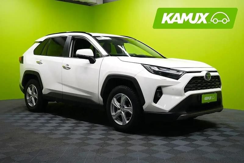 Käytetty Toyota RAV4 Hybrid Comfort 178 HP (130 kW) 2022 Valkoinen Katumaasturi