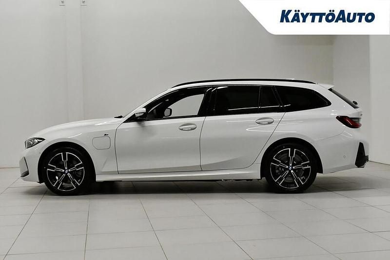 Uusi BMW 330e M Sport 292 HP (214 kW) 2025 Alpinweiss Farmari