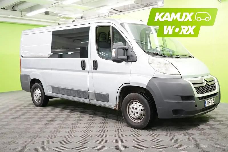 Hopea / harmaa Käytetty 2013 Citroën Jumper Tila-auto | 7 900 € (Perustarjous) - Kuva 1/4