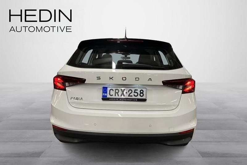 Käytetty Skoda Fabia Essence 95 HP (69 kW) 2024 Valkoinen Viistoperä