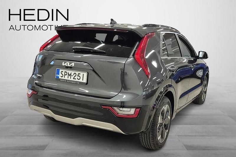 Käytetty Kia Niro Premium 150 kW (204 HP) 2024 Harmaa Katumaasturi
