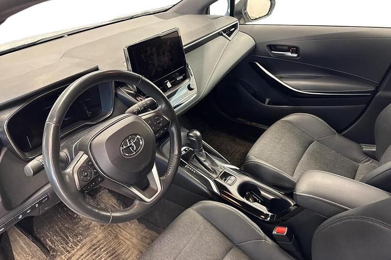 Käytetty Toyota Corolla Edition 122 HP (89 kW) 2023 Farmari
