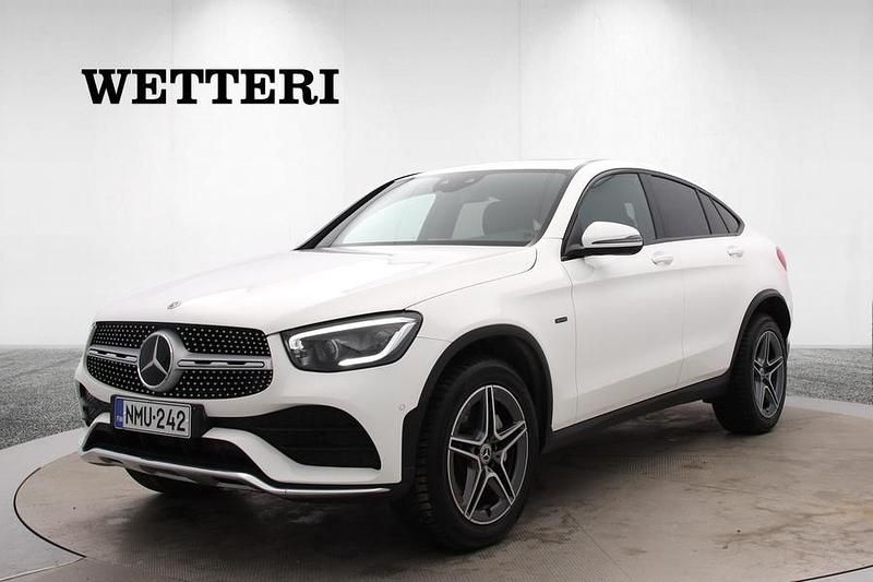 Käytetty Mercedes GLC300e Business 211 HP (155 kW) 2021 Valkoinen Coupe - kaksiovinen