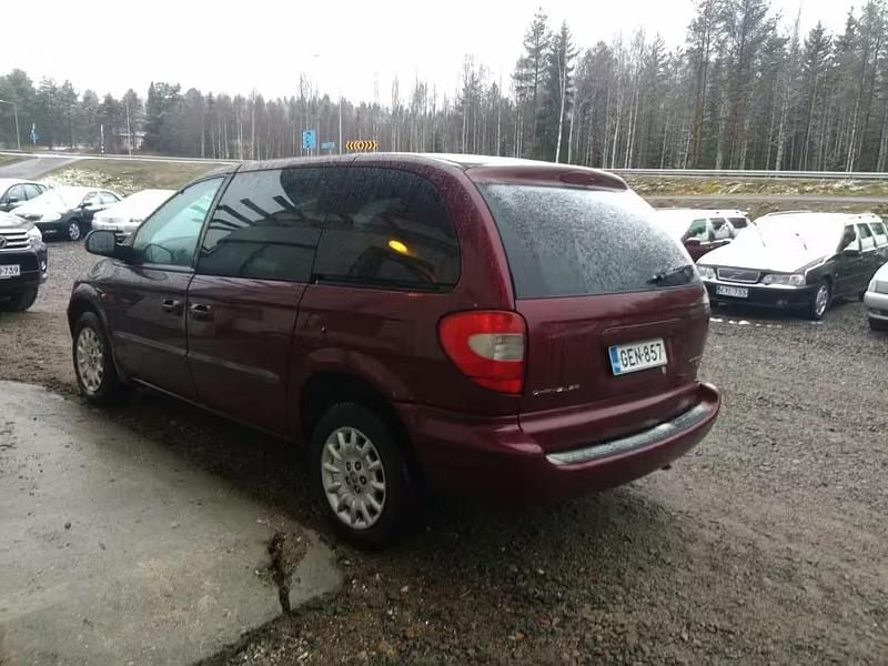 Käytetty Chrysler Voyager 2001 Tila-auto