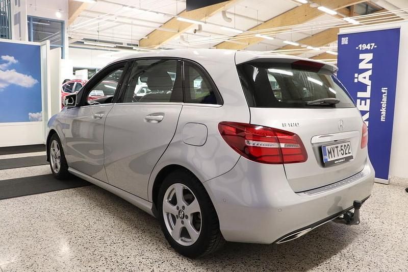 Käytetty Mercedes A180 Edition 1 122 HP (89 kW) 2019 Harmaa Tila-auto