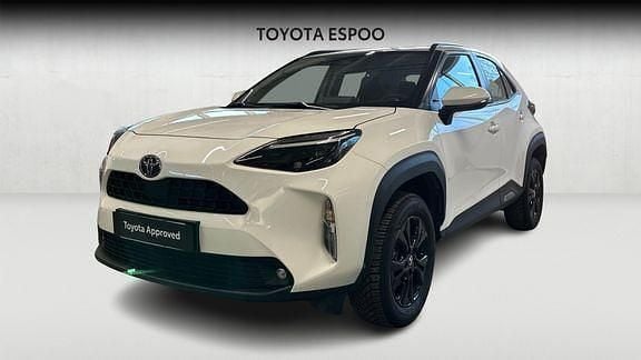 Käytetty Toyota Yaris Cross Active 116 HP (85 kW) 2025 Valkoinen Katumaasturi