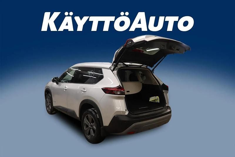 Uusi Nissan X-Trail N-Connecta 213 HP (156 kW) 2026 Brilliant silver Katumaasturi