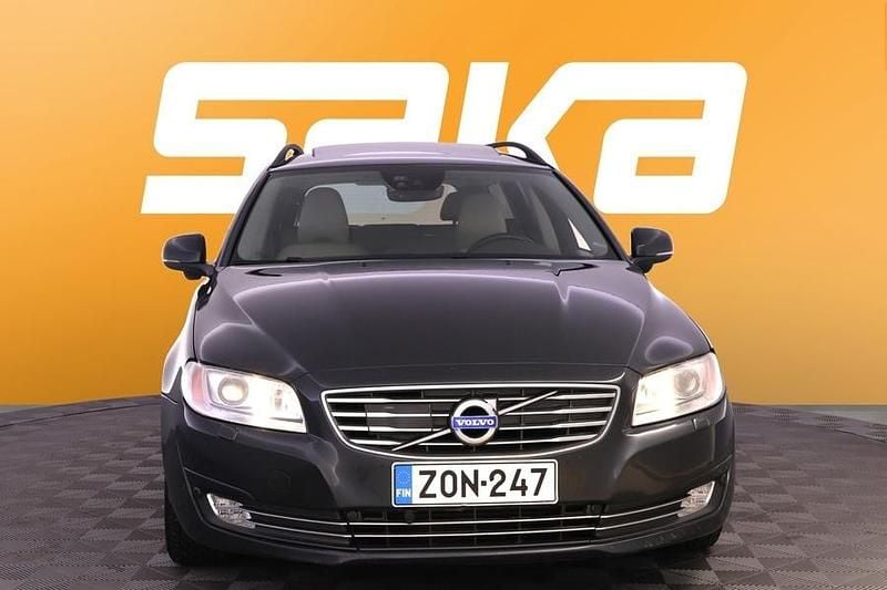 Käytetty Volvo V70 Momentum 114 HP (83 kW) 2015 Farmari