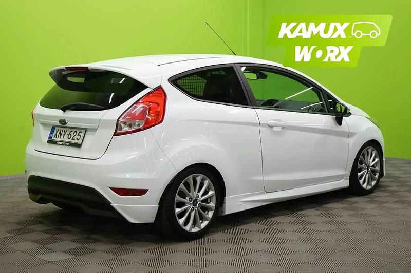 Käytetty Ford Fiesta 95 HP (69 kW) 2016 Valkoinen Viistoperä